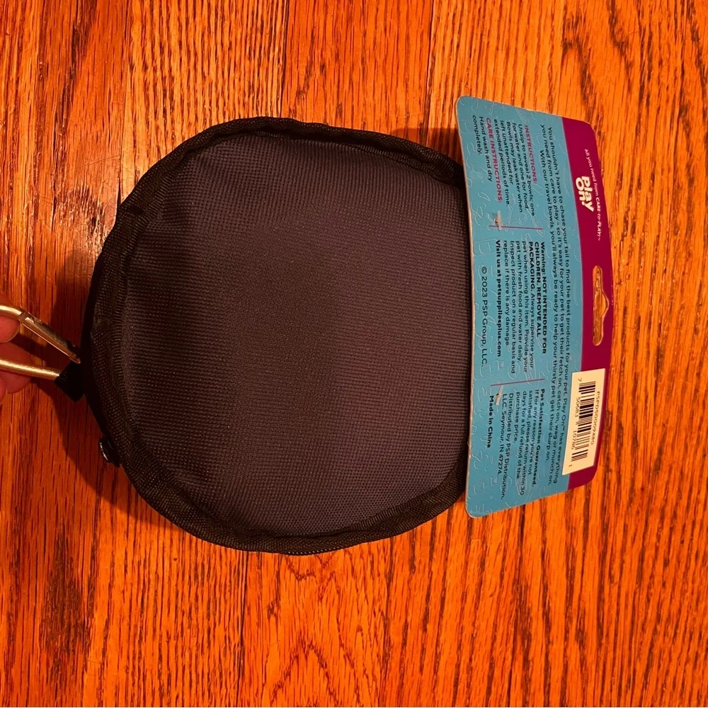 Dual Travel Bowl in Black and Blue